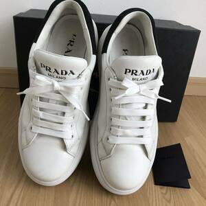 美品　PRADA プラダ　スニーカー　レディース　24㎝〜24.5㎝　白