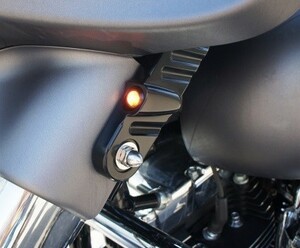 JOKER MACHINE・FLHX・LED フロントウインカー フィン・ブラック　2020-1305　ハーレー