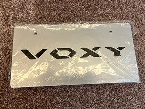 新品 非売品 VOXY　ヴォクシー トヨタ ディーラー展示用 車名ナンバープレート マスコットプレート