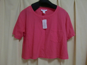 新品未使用★FOREVER21　ピンクのポケット付きクロップド丈Tシャツ　Sサイズ♪
