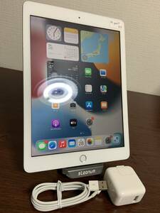 141 iPad 第5世代, 9.7inch A9 / 2GB / 32GB Silver Wi-Fiモデル バッテリー92％ MP2G2 J/A A1822 Apple・iphone・galaxy・タブレット