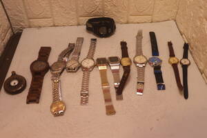 【B】１２本セットメンズ　レディース　ミックス　腕時計 いろいろまとめて１２本セット《電池切れジャンク》GーSHOK　SEIKO　CASIO
