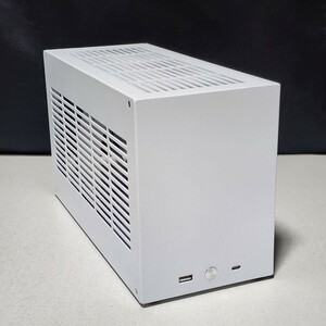 【送料無料】SGPC K49(スチール) Mini-ITX 小型PCケース ライザーカード搭載 SFX電源ユニット対応