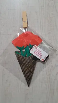 母の日　プレゼントに添えて　折り紙カーネーション