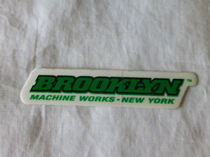 BROOKLYN MACHINE WORKS・NEW YORK ステッカー グリーンｘブラック BROOKLYN MACHINE WORKS・NEW YORK