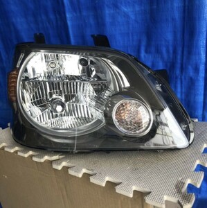 AZR60　AZR65　ノア　H16年　右ヘッドライト　KOITO　28-152　HID