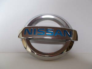 日産　シンボルマーク　エンブレム　NISSAN　青文字　中古品