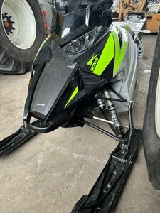 　arctic cat m8000 2018年　スノーモービル