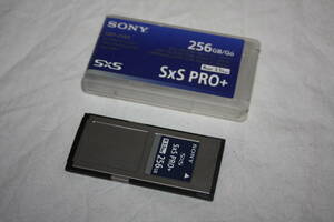 送料無料！　SONY SBP-256E　美品　256GB　SxS PRO+　メモリーカード ケース付き（検索：PXW-、PMW-、HDR-、HXR-、HVR-、XDCAM）