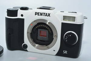 【1026ショット！】 PENTAX ミラーレス一眼 Q10 ボディ ホワイト/ブラック013 Q10 BODY WH/BK レアなオーダーカラー #6174