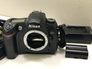 【A】【341r】カメラ　Nikon　D70S　デジタル　バッテリー、バッテリーチャージャー付　ニコン