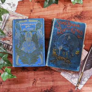 .:*゜。:.19世紀　英国のヴィンテージ本2冊セット　詩集　ヴィクトリア時代　ヴィンテージ本　洋書　アンティーク　インテリア　ブルー