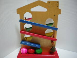ハウス型 木製 スロープトイ 木のおもちゃ 玉ころがし ボールころがし 知育玩具