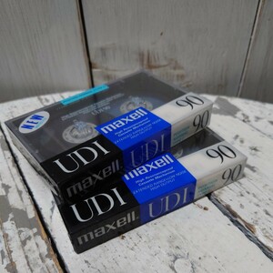 新品・未開封 ★ カセットテープ maxell UDI 90 2本セット ノーマルポジション