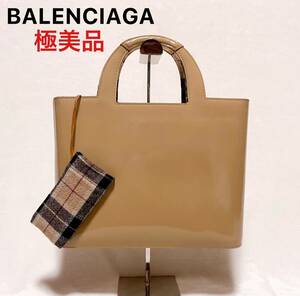 極悪品！BALENCIAGA バレンシアガ エナメル ハンドバック 内装ウールチェック 小物入れ付き！