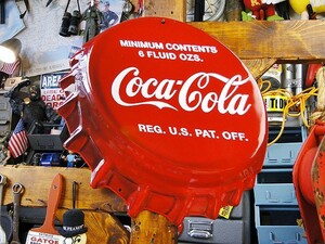 コカ・コーラ　エンボスティンサイン　ボトルキャップ・ダイカット　アメリカ雑貨　アメリカン雑貨