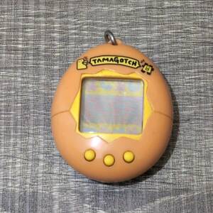 【玩具】 たまごっち 1996年 バンダイ BANDAI オレンジ? バーチャルペット 電子 レア 大人気 携帯ゲーム レトロ 平成 デジタル