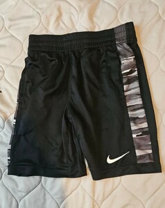 ナイキ ハーフパンツ ショートパンツ Dri-FIT ランニングパンツ　迷彩　カモフラ　子供用