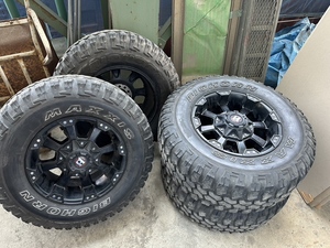 MAXXIS BIGHORN　バリスティック オフロード 285/70/17 夏タイヤ・ホイール４本セット　北海道札幌発　引き取り歓迎