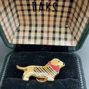 G0424U21 未使用保管品 DAKS LONDON ピンブローチ ゴールドカラー メンズレディース　ブランドアクセサリー　盲導犬チャリティー　ダックス