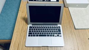 Apple MacBook Air 11インチLED 4GB 256GB