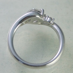 婚約指輪 ダイヤモンド 0.3カラット プラチナ 鑑定書付 0.356ct Eカラー SI2クラス 3EXカット H&C CGL 22333-4049 HKER*0.3