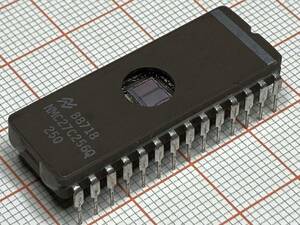 送料120円～ ナショセミ NMC27C256Q-250 UV-EPROM DIP 旧ロゴ ナショナルセミコンダクター National Semiconductor TI ROM 電子部品