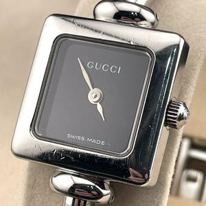 c555【グッチ】GUCCI スクエア バングル アーマーブレス タイムレス ウォッチ 時計 刻印 鏡面 インターロッキング Timeless Swiss スイス