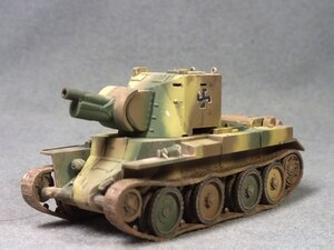 フィンランド軍独立戦車中隊 BT-42突撃砲　1/72完成品　ドラゴン