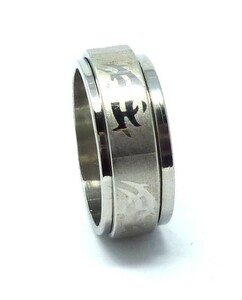 ★特価♪　Q3　13号　ステンレスリング　指輪　海豚　イルカデザイン　くるくる回る指輪