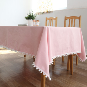 テーブルクロス 小さなボンボン付き ピンク ガーリー風 (正方形A 90×90cm)