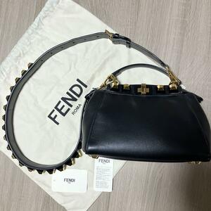 フェンディ FENDI　ミニピーカブー ゴールドエディション　2WAY ハンド ショルダー　ハンドバッグ　黒　ブラック　金　ゴールド　スタッズ