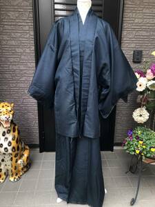 新品　紳士　大島紬　アンサンブル　着物＆羽織り　総丈154センチ　正絹・紬　フォーマルに