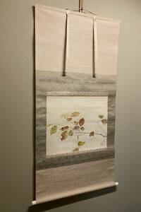 【真作】 中村春泥　桜紅葉図　横物　共箱　　絹本著色 昭和期 日本美術院 院展 日本画 掛け軸 書画