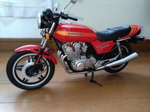 タミヤ1/6ホンダCB750Fバイクプラモデル　　　塗装済　完成品