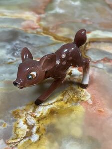 鹿　小鹿　バンビ　陶器　置物玄関リビングインテリアコレクション　昭和レトロ土産　かわいい鹿の置物　動物