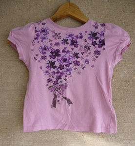 ANNA SUI Mini　アナスイミニ　Tシャツ パープルにパープル系の花柄模様 １２０（７）
