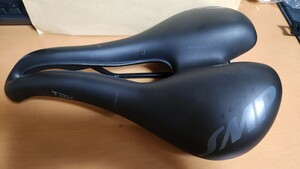 SELLE SMP TRK MEDIUM GEL ブラック サドル