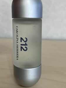 キャロライナ ヘレラ CAROLINA HERRERA 212 オーデトワレ ナチュラルスプレー 香水 30ml 残量たっぷり　定形外発送は220円