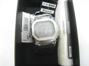 新品 定価66000円 カシオ G-SHOCK Gショック ジーショック GMW-B5000-1FJ ソーラー電波時計 腕時計 シルバー×黒 ブラック