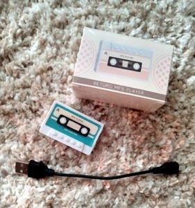 新品■昭和レトロ MP3 プレーヤー TFカード MicroUSB充電 カセットデザイン 音楽再生◆ブルー