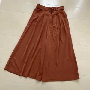 [新品] ワイドパンツ　フレアパンツ　リボンベルト付き　スカートに見えるパンツ