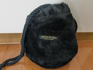 【送料込】ソニアリキエル ナイト ＆ デイ エコボアファー 巾着ひも型袋ポシェット黒 ブラックSONIA RYKIEL NIGHT AND DAYロゴ刺繍ゴールド