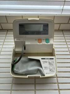 オムロン　血圧計　HEM-707ファジィ
