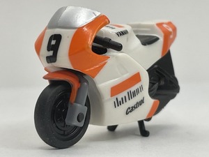■★サントリーボス　走る！最速バイクコレクション　MotoGP（1缶用） YAMAHA 1996 YZR500(白/オレンジ・No.9）