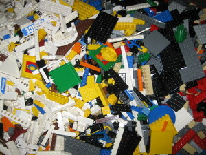 【セールSEAL】大量にレゴブロックが必要な方必見！！お得★LEGOレゴブロック　5kg　バラバラいろいろ大量パーツ部品ジャンク