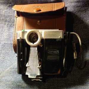レトロ ARTRAY カメラフラッシュ ジャンク品として 古い ビンテージ レザーケース