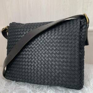 極美品/A4●ボッテガヴェネタ BOTTEGA VENETA ショルダーバッグ メッセンジャーバッグ メンズ ビジネス 大容量 イントレチャート レザー 黒