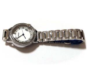 【新品】レディース　ラインストーンデザインのファッション腕時計　シルバー
