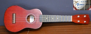 NY3-130【現状品】Famous UKULELE　フェイマス　ウクレレ　弦楽器　楽器　音楽　ハワイアン　ハワイ　中古品　保管品